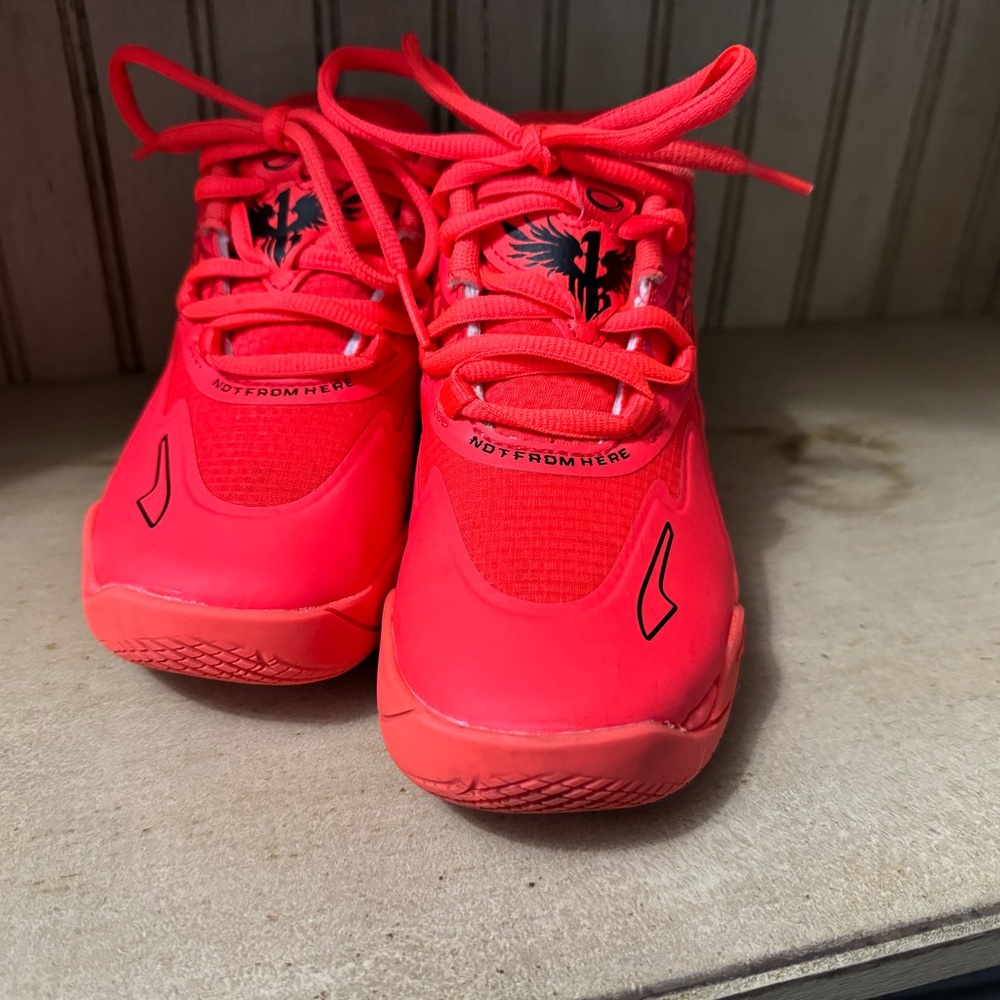 Puma LaMelo Sneakers Sz11 Youth - Picture 2 of 7